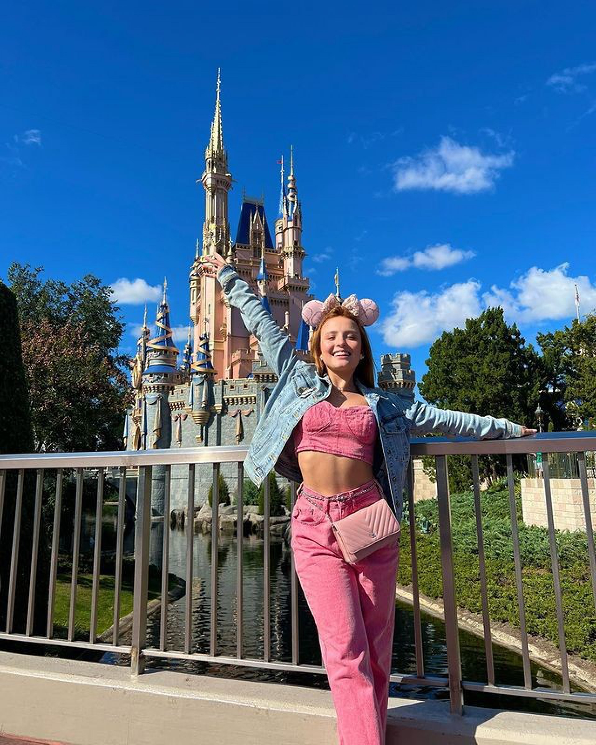 Lasrissa Manoela se diverte na Disney - Reprodução do instagram