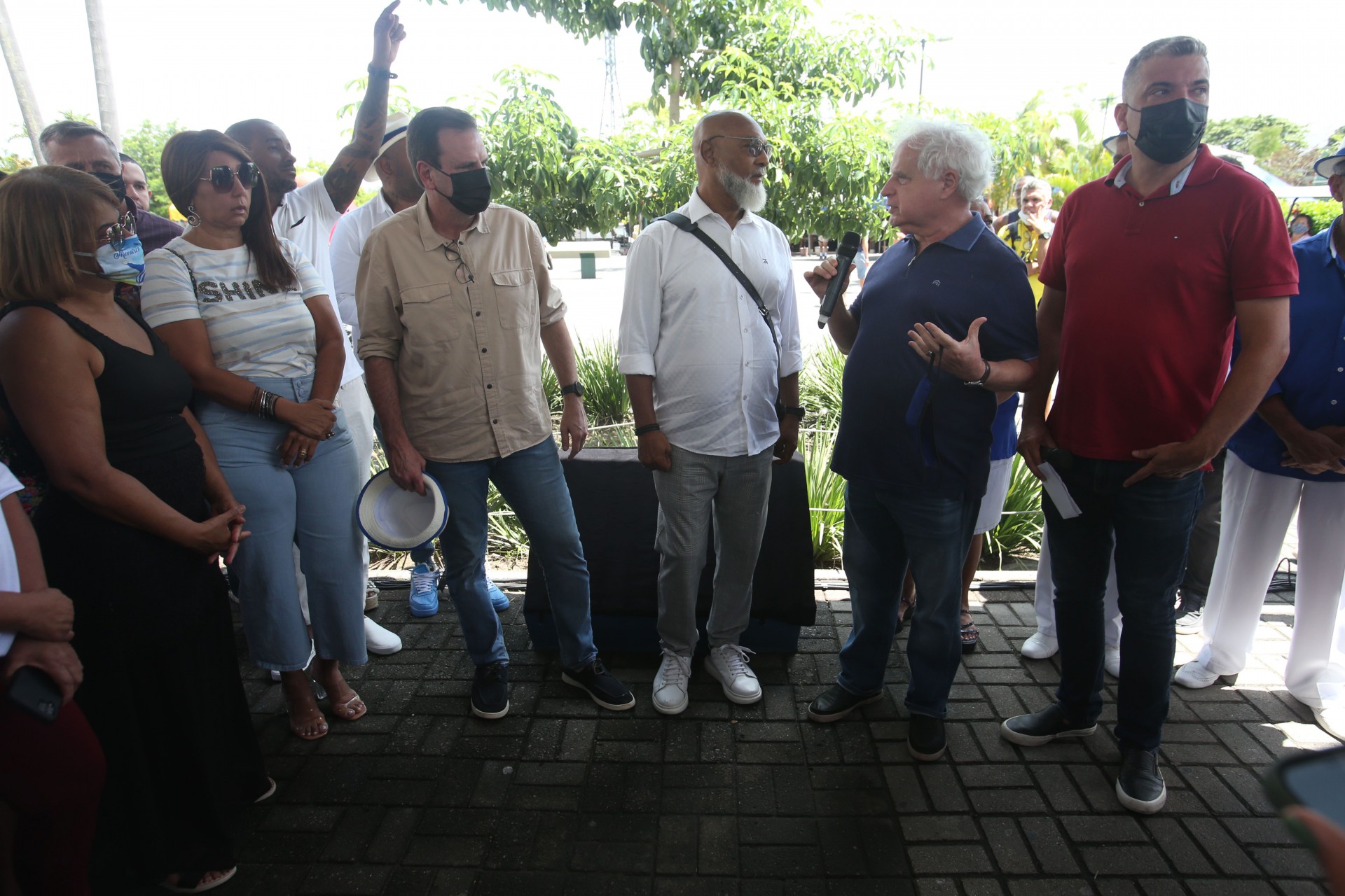 O prefeito Eduardo Paes e o secret&aacute;rio de Ci&ecirc;ncia e Tecnologia, Willian Coelho, estiveram presentes      - Cleber Mendes/Ag&ecirc;ncia O Dia