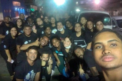 Igreja evangélica de Belford Roxo realiza Ceia de Natal para moradores de rua em Nova Iguaçu