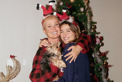 Sasha abre álbum de fotos do Natal com Xuxa e o marido em Orlando: 'Gratidão'