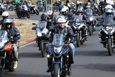 Motociatas de Bolsonaro custaram R$ 5 milhões aos cofres públicos