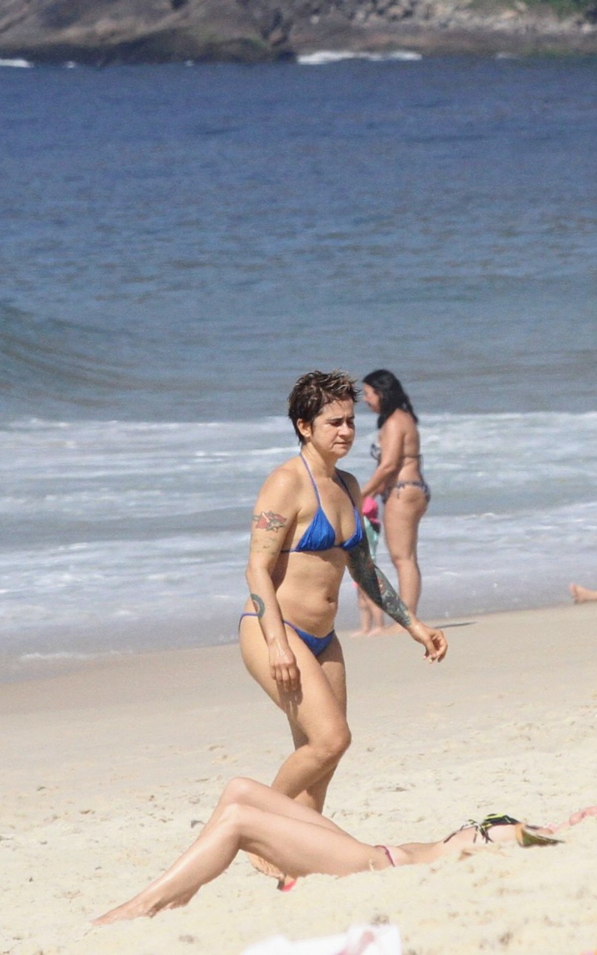Lan Lanh curte dia de sol na Praia de Ipanema, na Zona Sul do Rio, na manh&atilde; desta segunda-feira