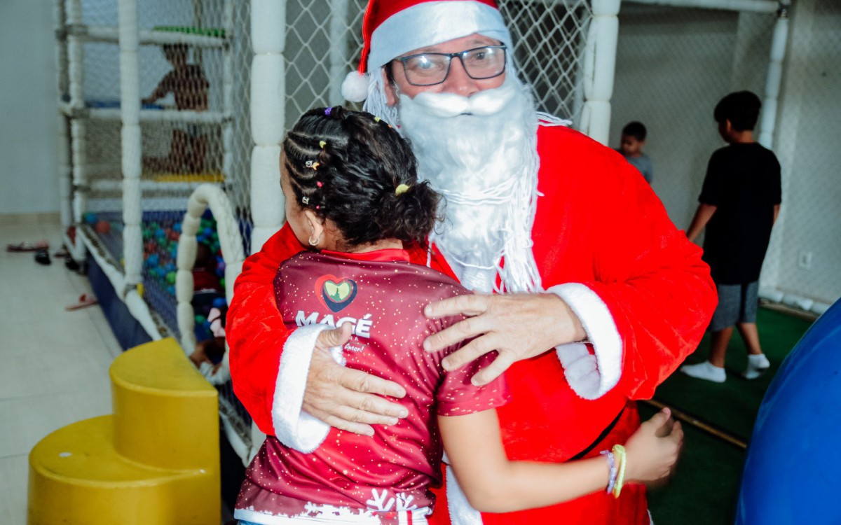 Unidade de Acolhimento Futuro Feliz de Mag&eacute; celebra ano com festa de natal para as crian&ccedil;as.