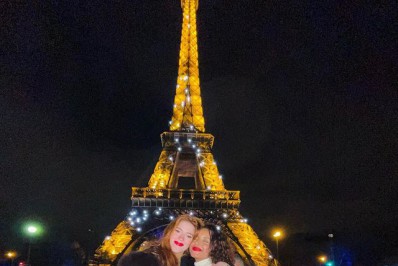 Gleici e Ana Clara celebram quatro anos de amizade em Paris