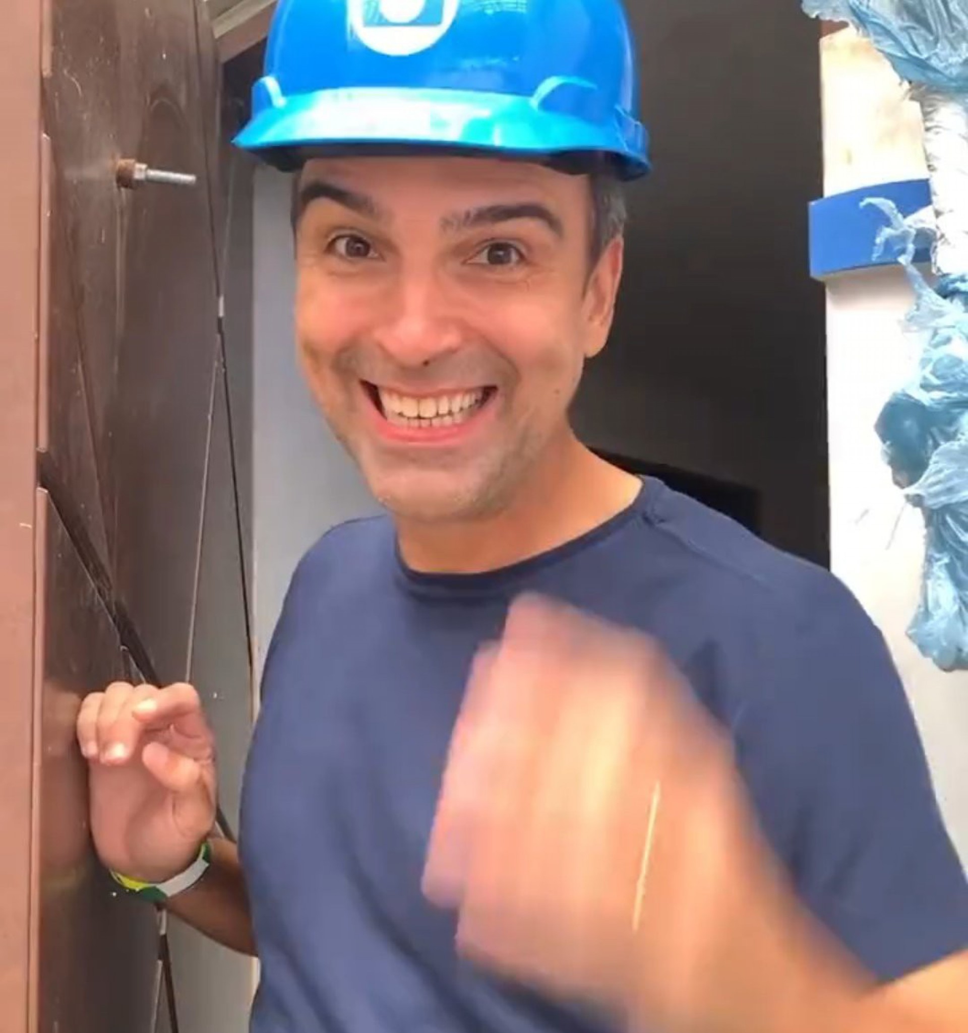 Tadeu Schmidt - Reprodução de vídeo