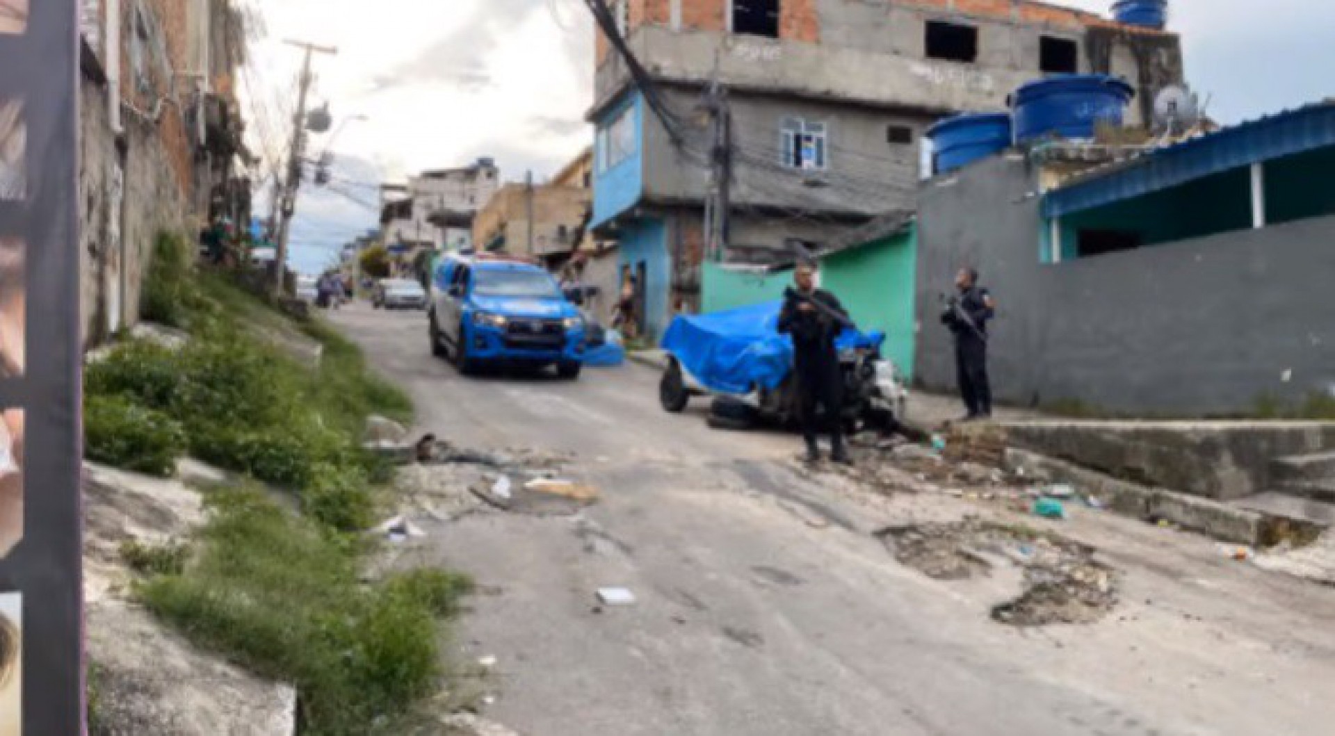 Barricadas removidas nos acessos do Gogó de Meriti - Reprodução/ 21º BPM