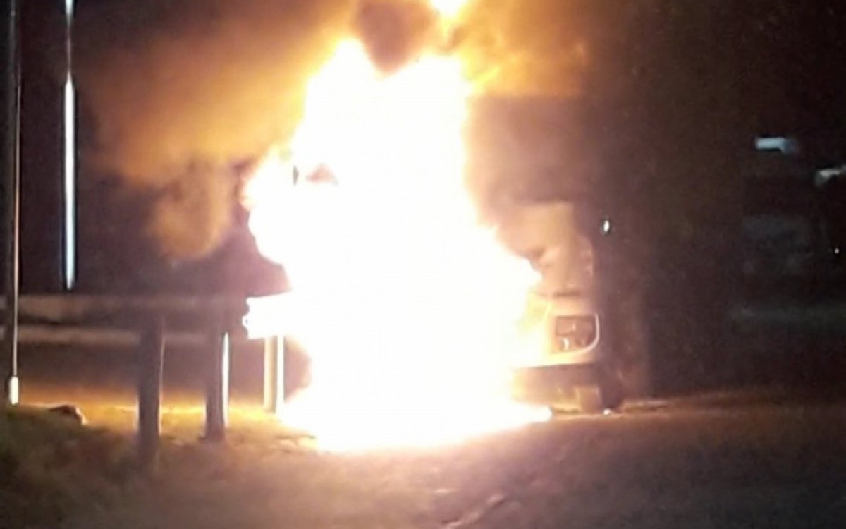 PMs salvam caminhoneiro de inc&ecirc;ndio em carreta em BM