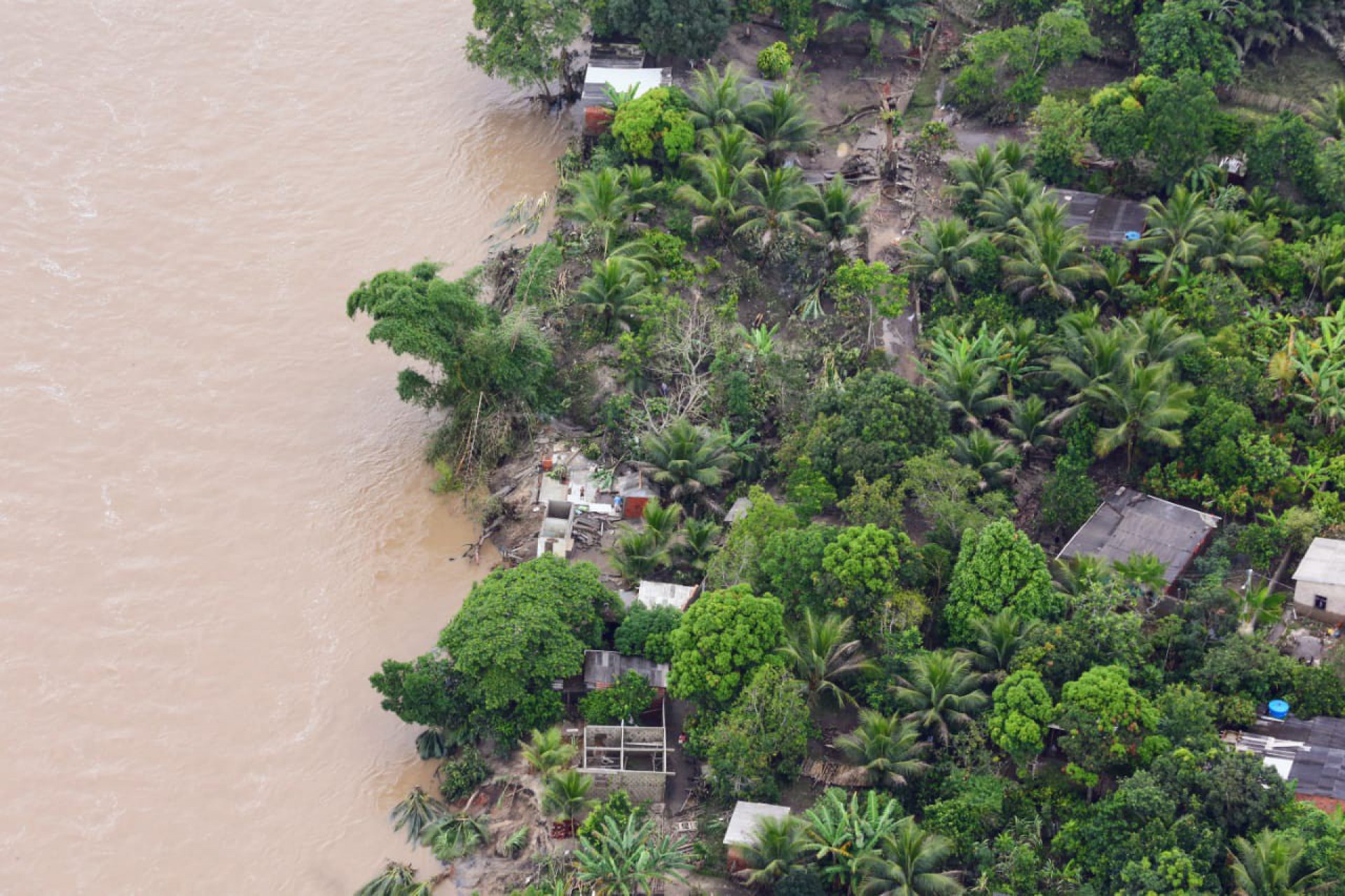 Ministros formaram comitiva e sobrevoaram regiões atingidas pelas chuvas na Bahia - Divulgação