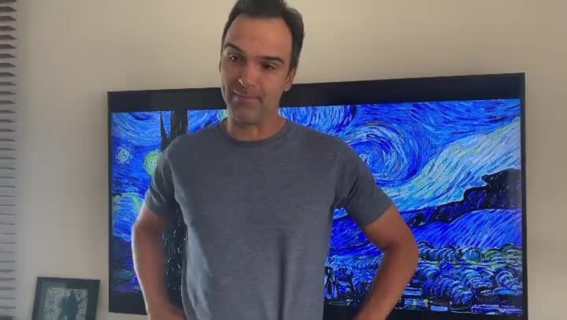 Tadeu Schmidt - Reprodução de vídeo