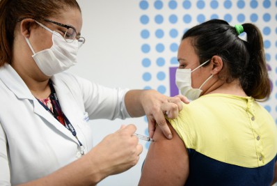 Cidades do Rio iniciam aplicação de quarta dose para imunossuprimidos