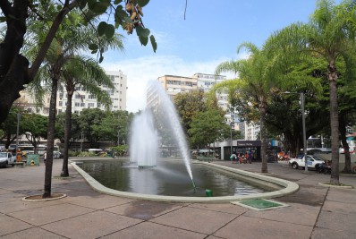 Chafariz da Praça Saens Peña é religado após quatro anos sem funcionamento