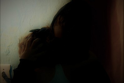 Mulher é vítima de abuso sexual em Belford Roxo para proteger filha