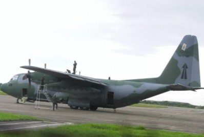 Aeronave que seguia com bombeiros para a Bahia faz pouso técnico em Campos