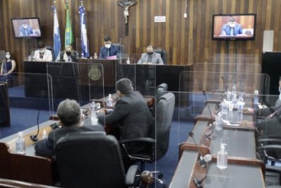 Vereadores de Cabo Frio aprovam gratificação para servidores da educação