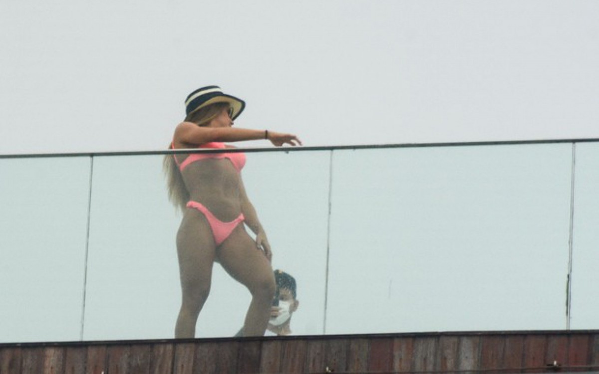 Gabi Martins e Tierry em hotel de luxo no Rio