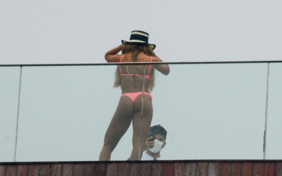 Gabi Martins e Tierry em hotel de luxo no Rio