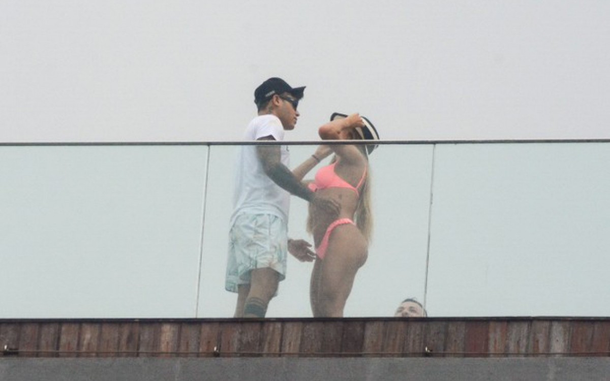 Gabi Martins e Tierry em hotel de luxo no Rio