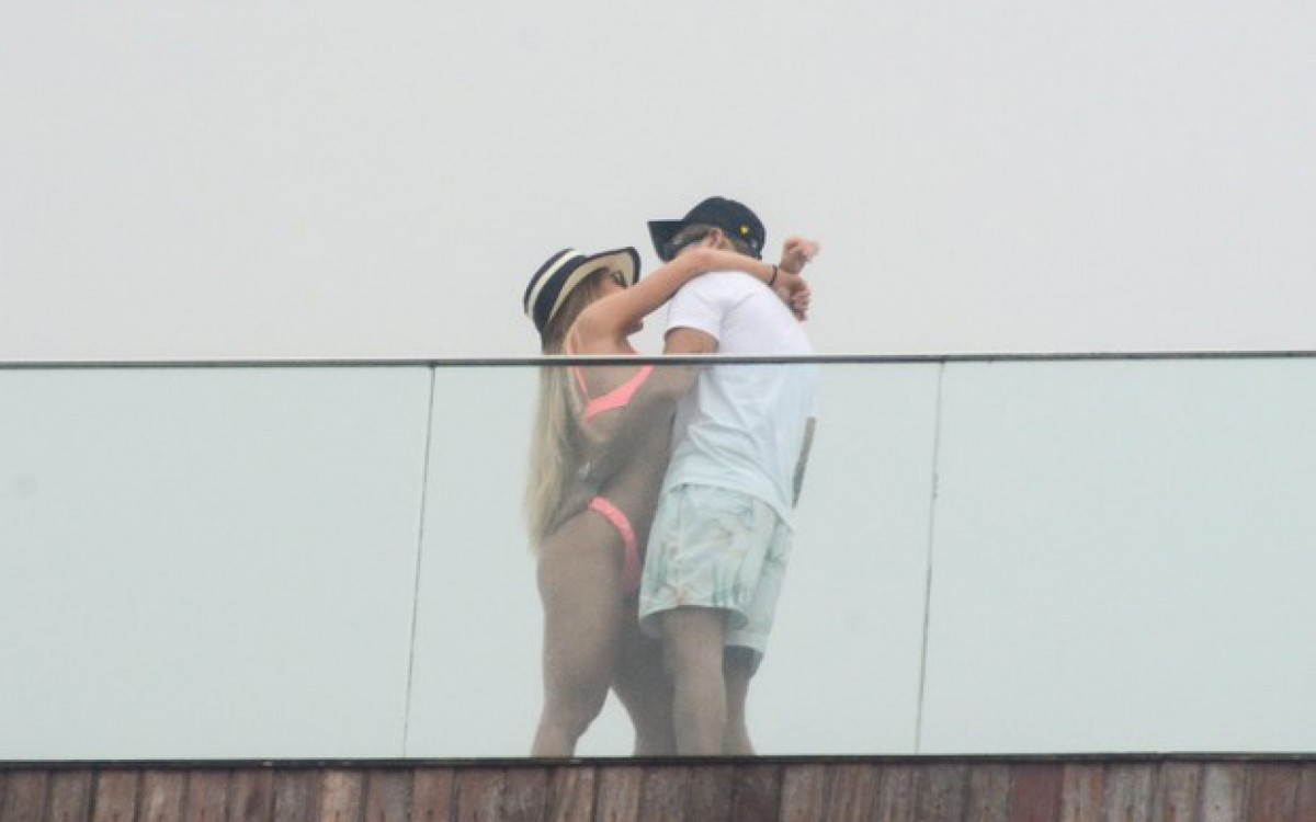 Gabi Martins e Tierry em hotel de luxo no Rio