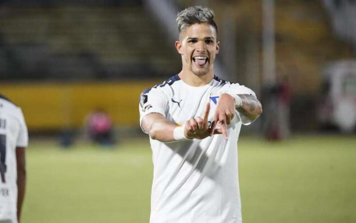 Luis Amarilla est&aacute; na mira do Vasco