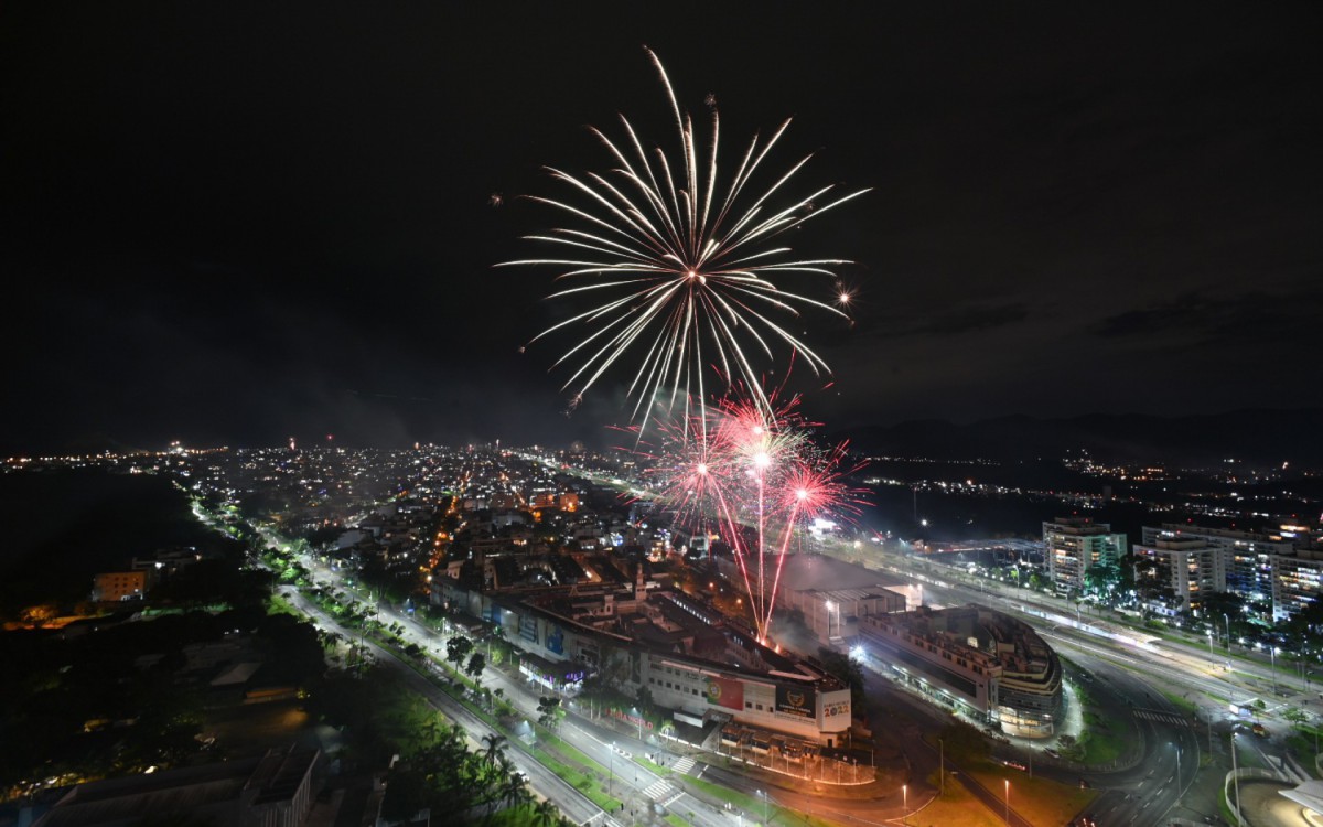 Queima de fogos na Praia do Recreio