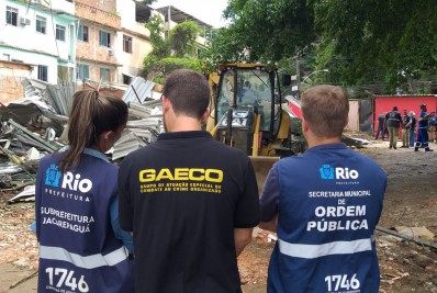 Força-tarefa destrói 12 construções irregulares na Muzema