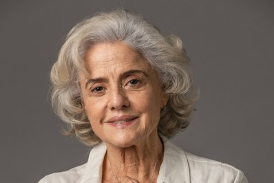 Marieta Severo fica doente e cancela apresentações de peça no fim de semana