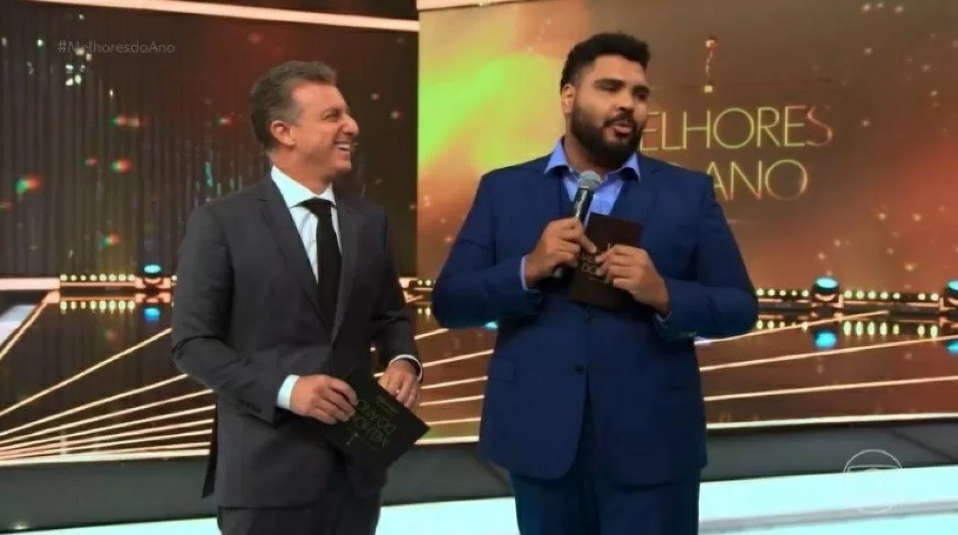 Luciano Huck e Paulo Guedes na premiação 'Melhores do Ano 2021' - Reprodução