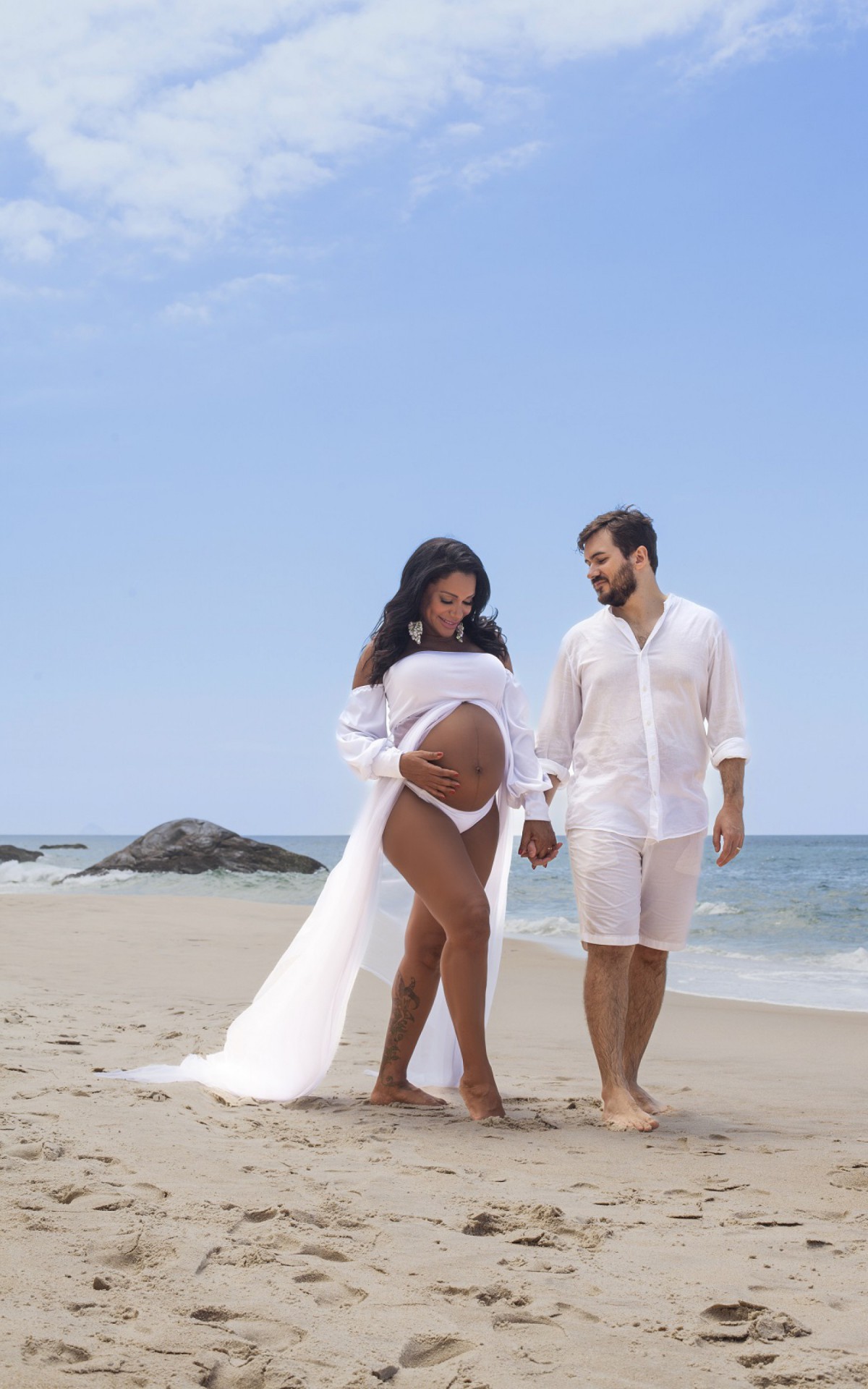 Ana Paula Evangelista posa para ensaio fotogr&aacute;fico ao lado do marido, Marco Alessandro