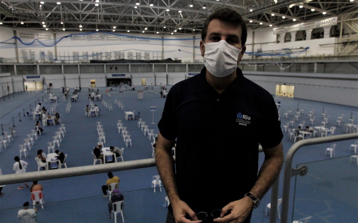 Secret&aacute;rio Municipal de Saude recebe a imprensa no centro de atendimento contra gripe do Parque Olimpico, na foto Daniel Soranz sec. mun. de saude.