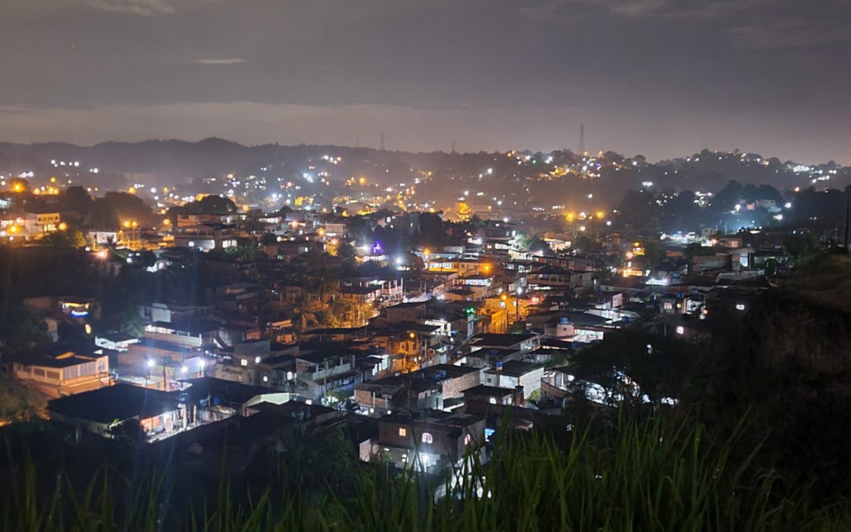 Chefe do tr&aacute;fico no Complexo do Anaia, em S&atilde;o Gon&ccedil;alo, &eacute; preso pela Pol&iacute;cia Militar