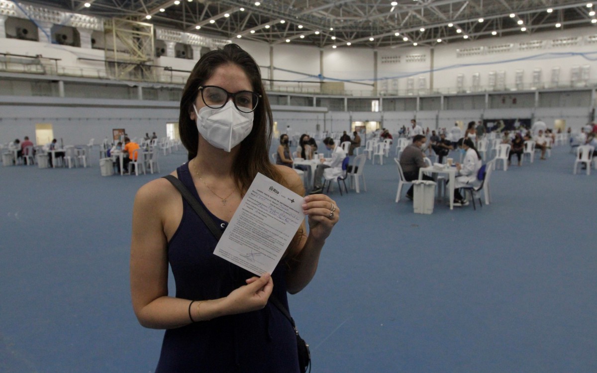 Secretário Municipal de Saude recebe a imprensa no centro de atendimento contra gripe do Parque Olimpico.