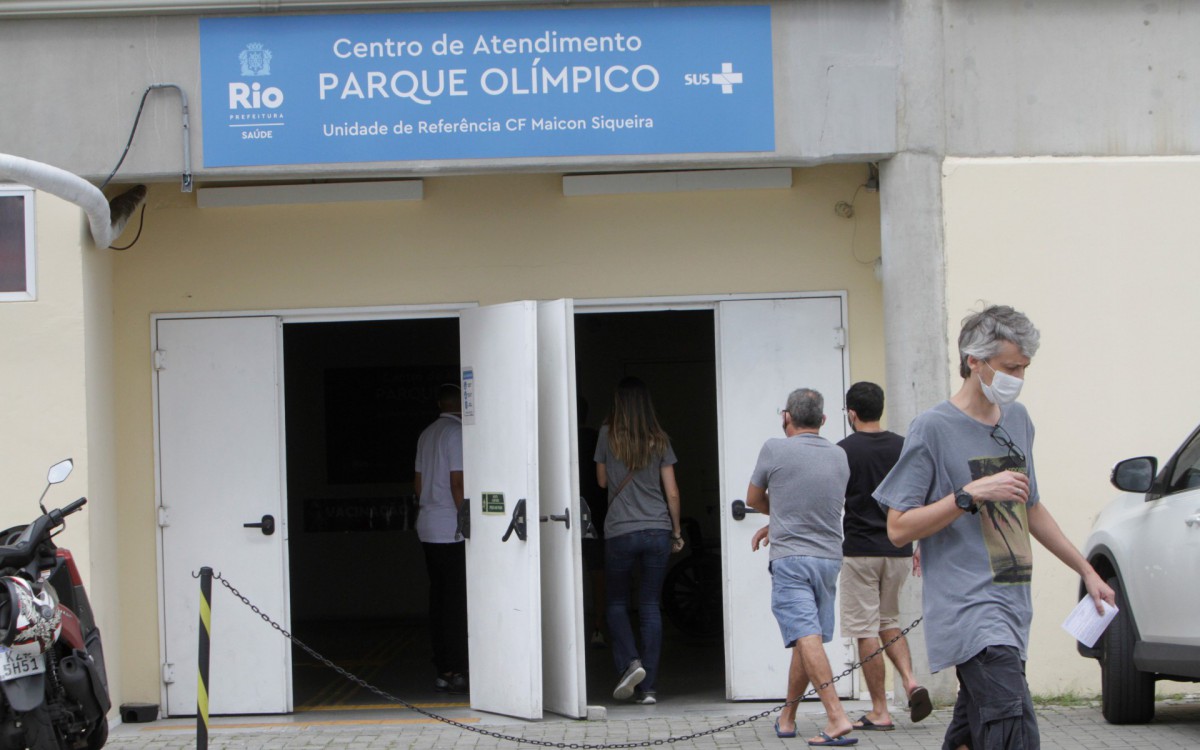 Secretário Municipal de Saude recebe a imprensa no centro de atendimento contra gripe do Parque Olimpico.