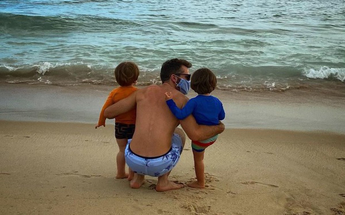 Thales Bretas e os filhos, Gael e Romeu, frutos do relacionamento com Paulo Gustavo - Reprodução/Instagram