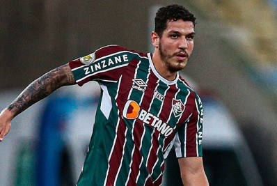 Zagueiro completa três anos como atleta do Fluminense e comemora: 'Que honra'