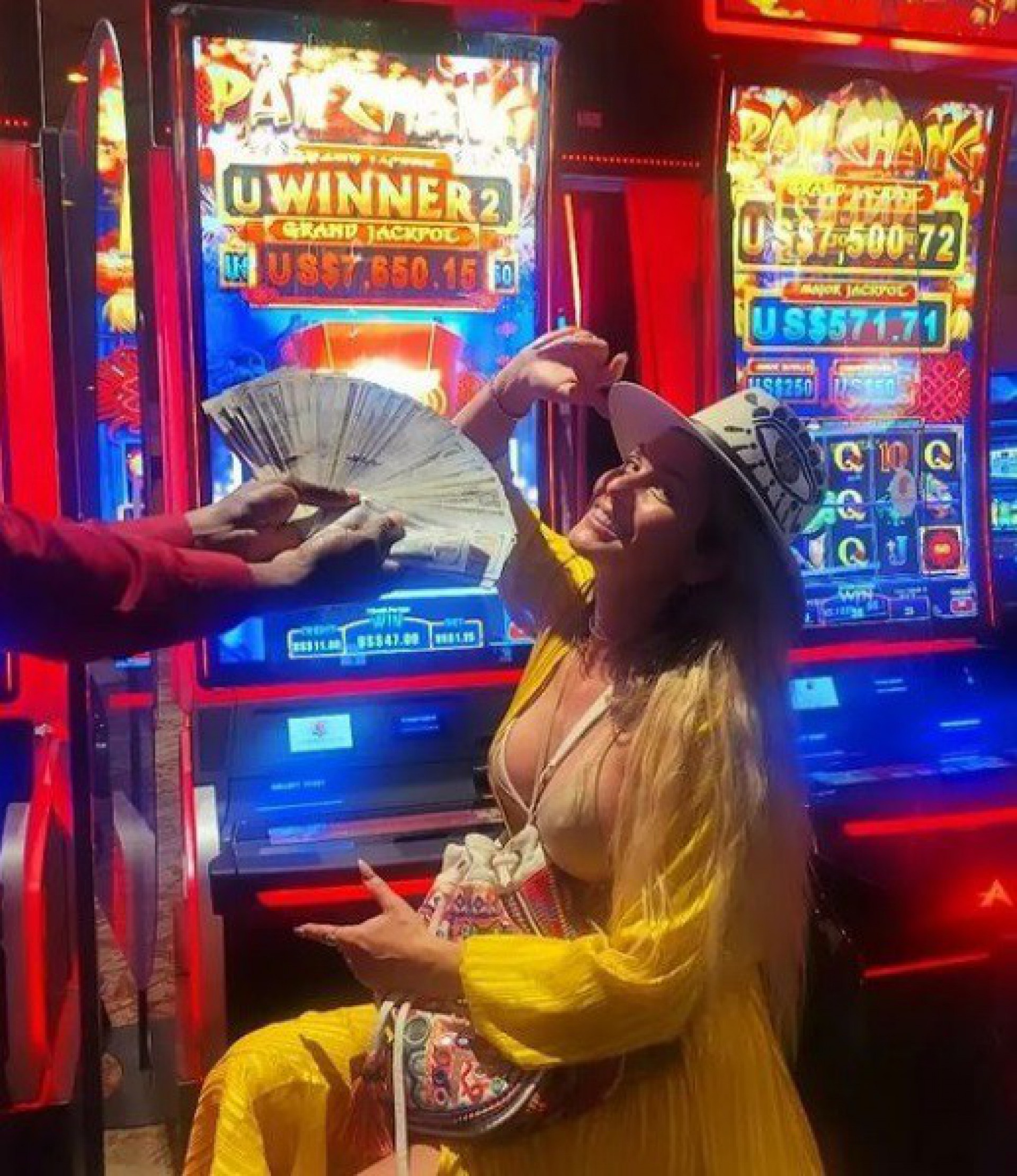 Lívia Andrade ganha prêmio em cassino - reprodução do instagram