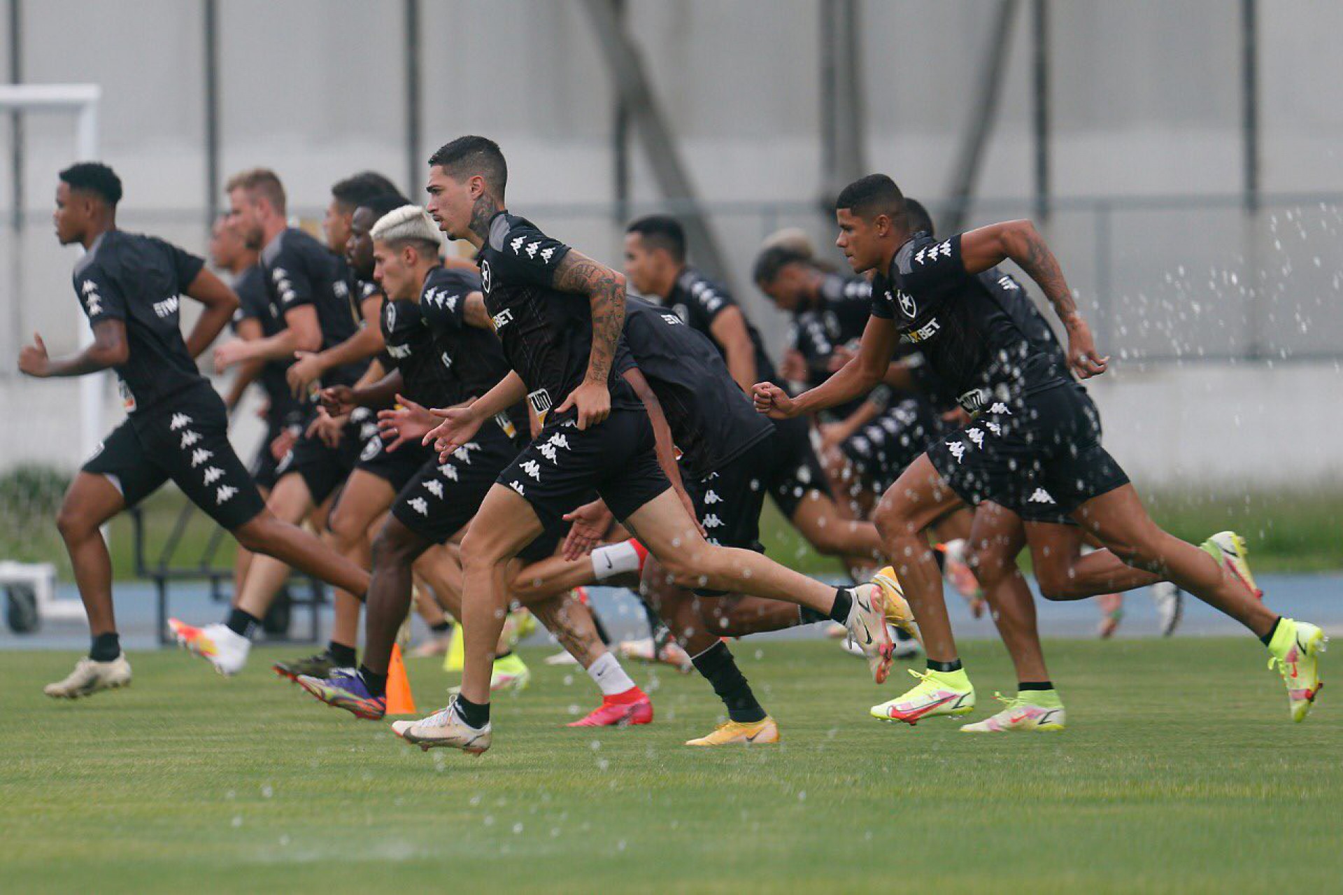 Reforços do Botafogo iniciam treinamento no Nilton Santos - Foto: Vitor Silva/Botafogo