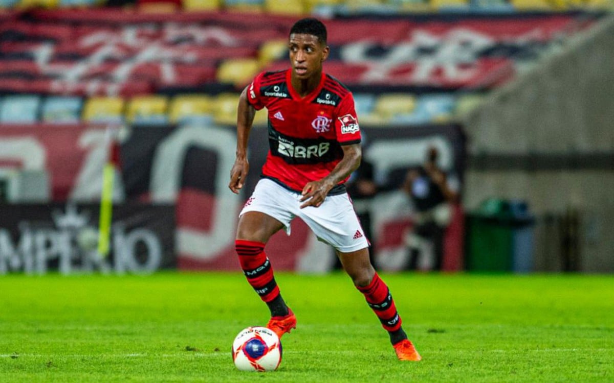 Futebol brasileiro: jogador do Flamengo é citado em esquemas de