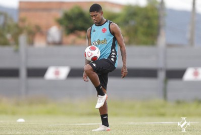 Raniel manifesta desejo de seguir e Vasco negocia com Santos a sua permanência em 2023