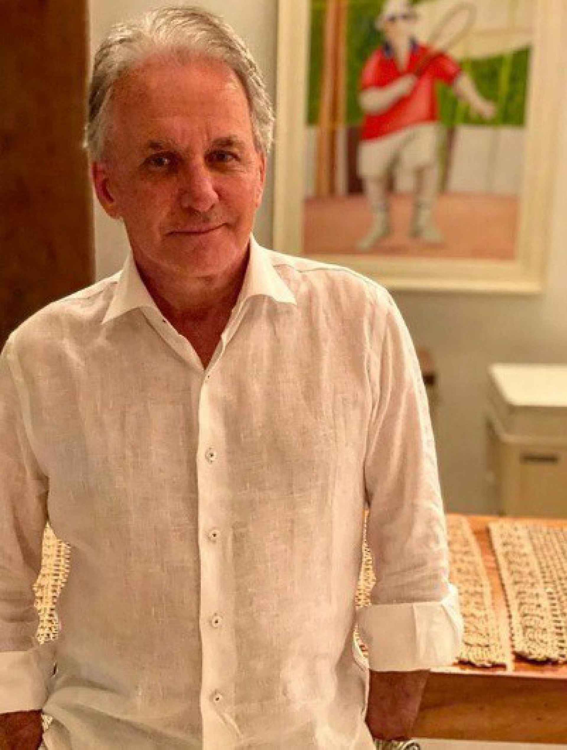 Pela segunda vez, apresentador testou positivo para covid- 19 - Reprodução