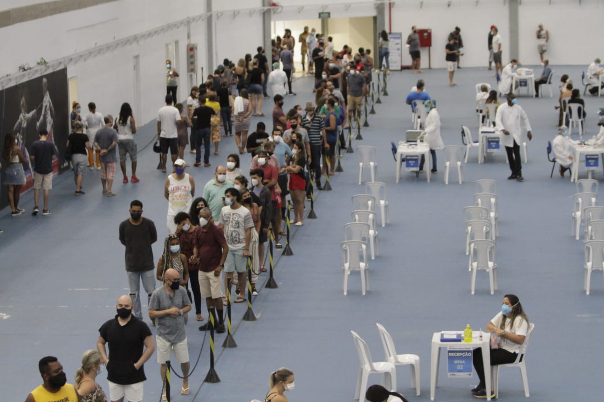 Pacientes aguardam atendimento no centro de atendimento do Parque Olímpico - Marcos Porto/Agência O Dia