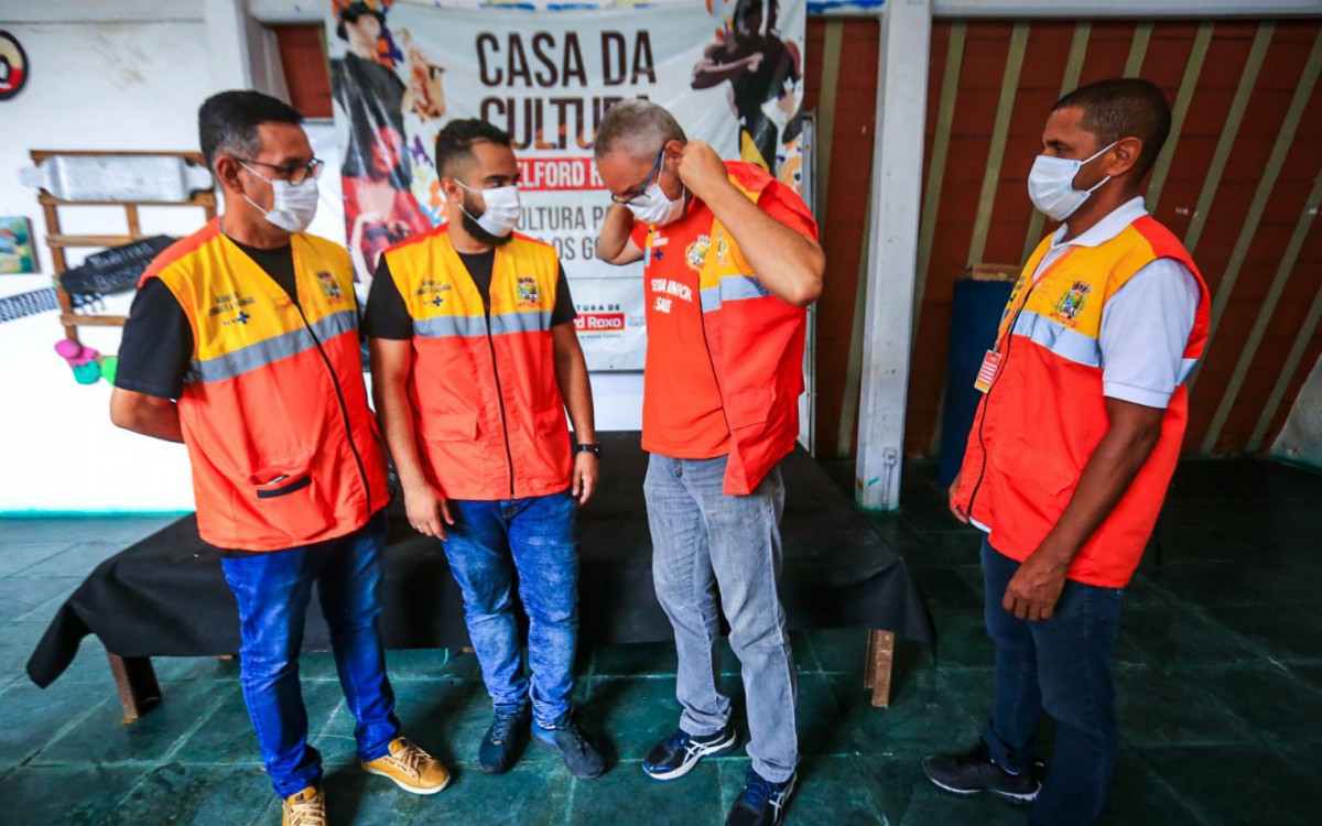 A entrega dos uniformes est&aacute; sendo feita de acordo com o setor em que os agentes trabalham