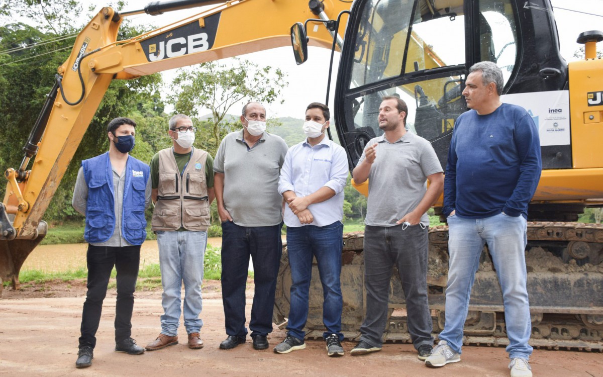 Trabalho do Limpa Rio come&ccedil;ou no Lago de Palmares