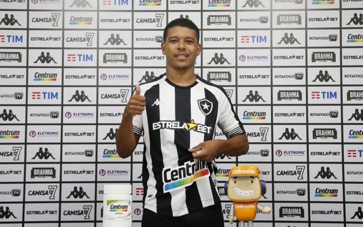 Vinícius Lopes foi o primeiro nome anunciado pelo Botafogo para 2022 - Vitor Silva/Botafogo