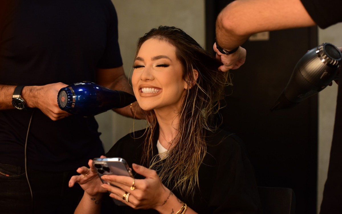 Virg&iacute;nia Fonseca passa por transforma&ccedil;&atilde;o e adota cabelos mais curtos para come&ccedil;ar 2022