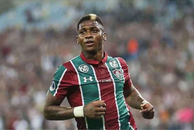 Fluminense encaminha retorno do atacante Yony González