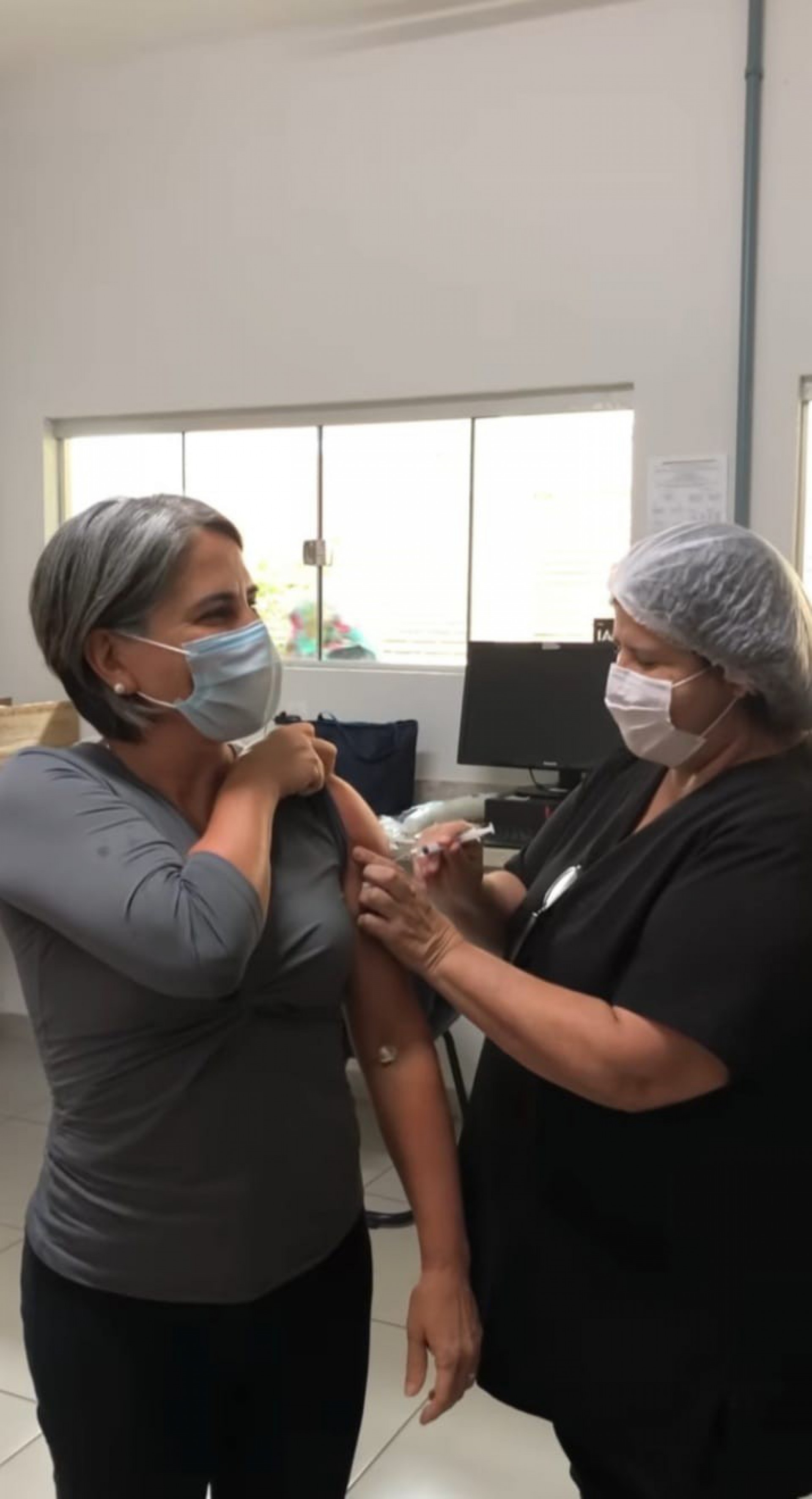 Atriz tomou a terceira dose contra Covid-19 - Reprodução/Instagram