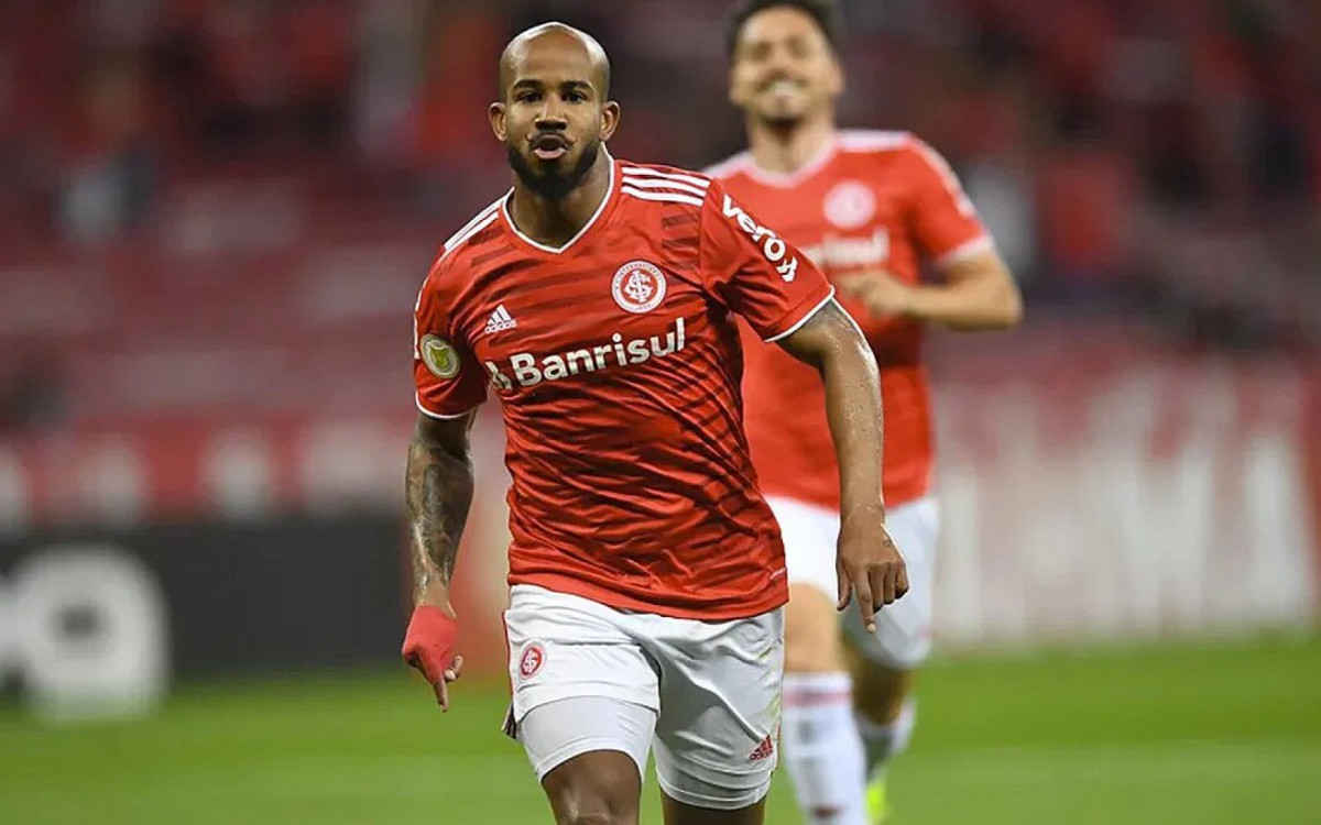 Patrick, novo refor&ccedil;o do S&atilde;o Paulo, foi indicado por Abel Braga, do Fluminense