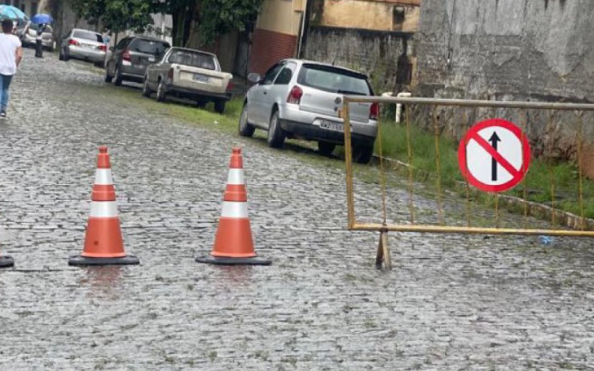 Rua em Cordeiro precisou ser interditada