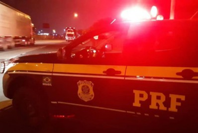 PRF apreende duas cargas de calçados que seriam falsificados