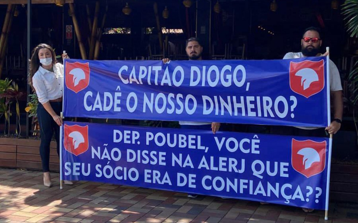 Protesto que aconteceu h&aacute; duas semanas na porta da mesma boate que &eacute; sempre cen&aacute;rio de pol&ecirc;micas. Existe at&eacute; investiga&ccedil;&atilde;o de um caso de estupro que aconteceu na casa noturna 